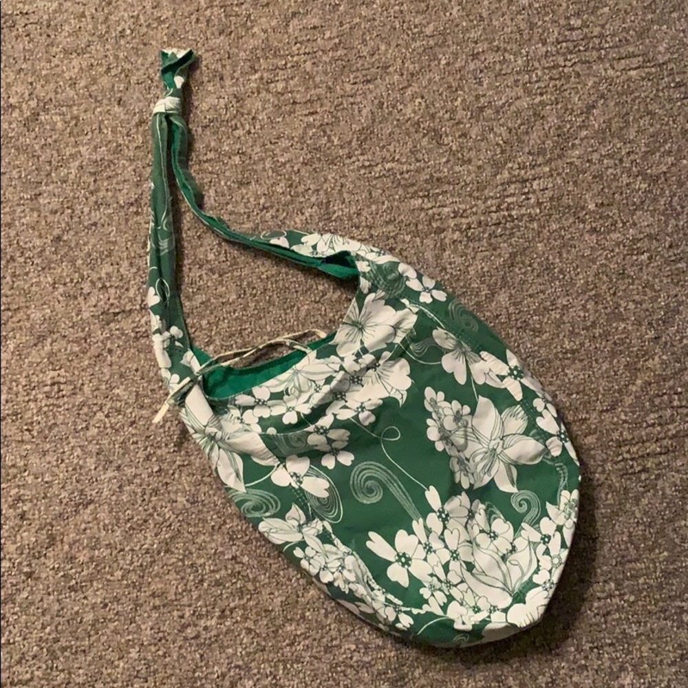 Cloth shoulder bag with pocket